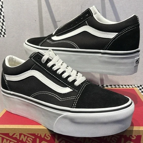 Vans Men’s Old Skool Stackform Suede/Canvas Black/True Wht
VN0A7Q5M6BT Platforms - Picture 11 of 16